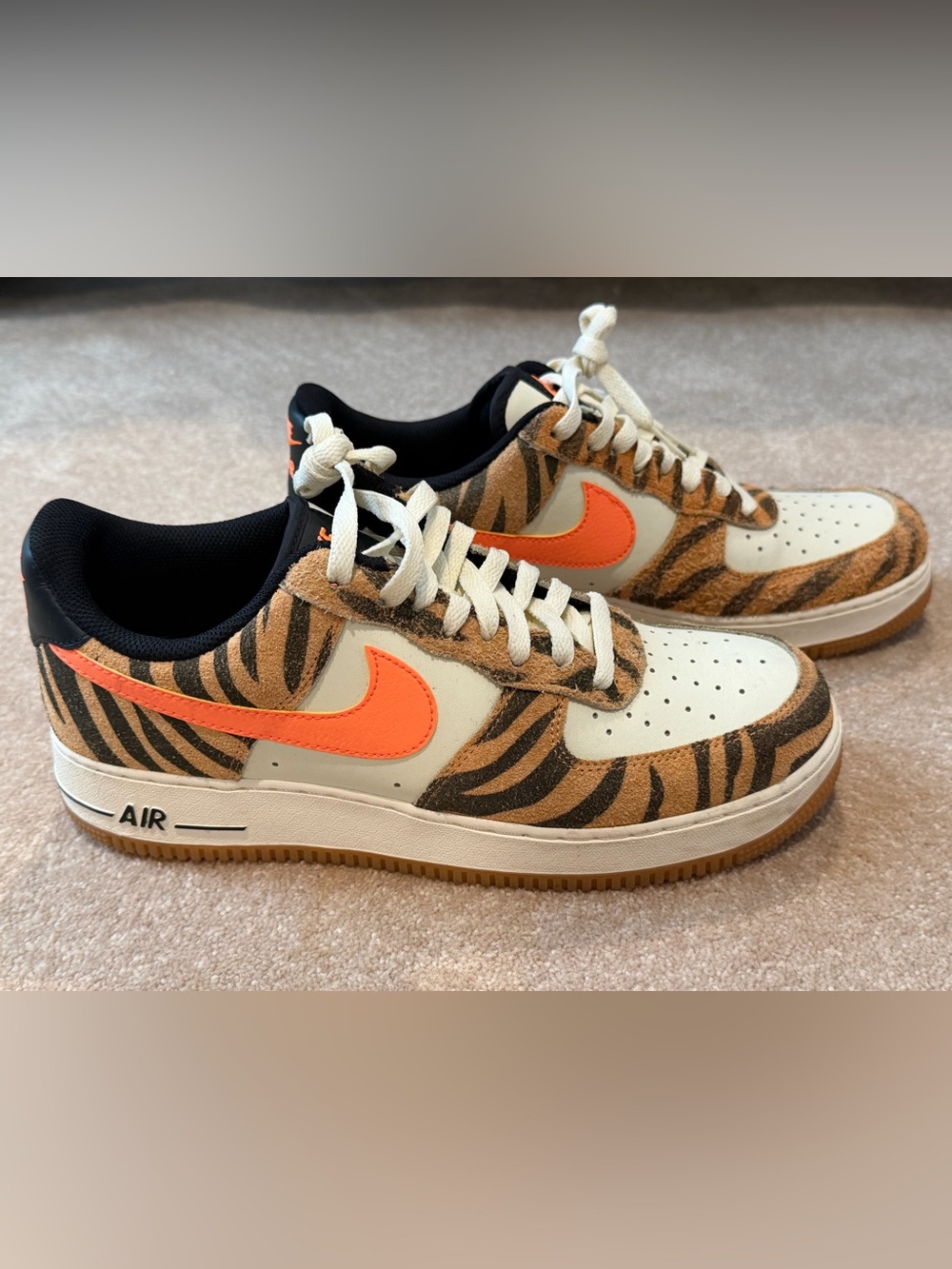 Nike Men’s Orange Swoosh Tiger-Print Low-Top Sneakers